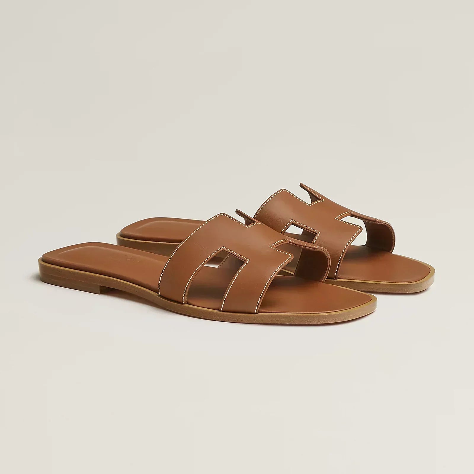 Sandales Oran : l'histoire du modèle culte né chez Hermès