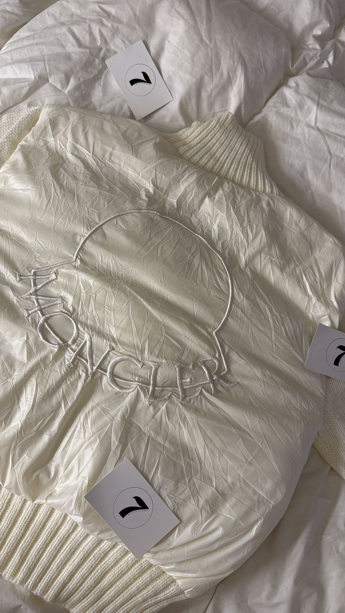 M WHITE FALL JACKET