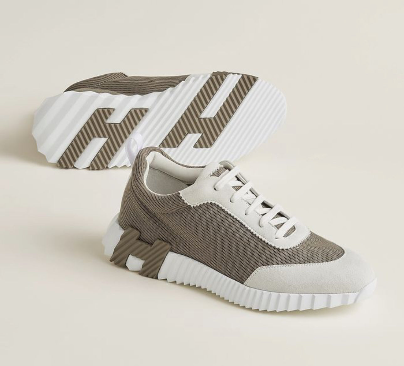 H bouncing taupe