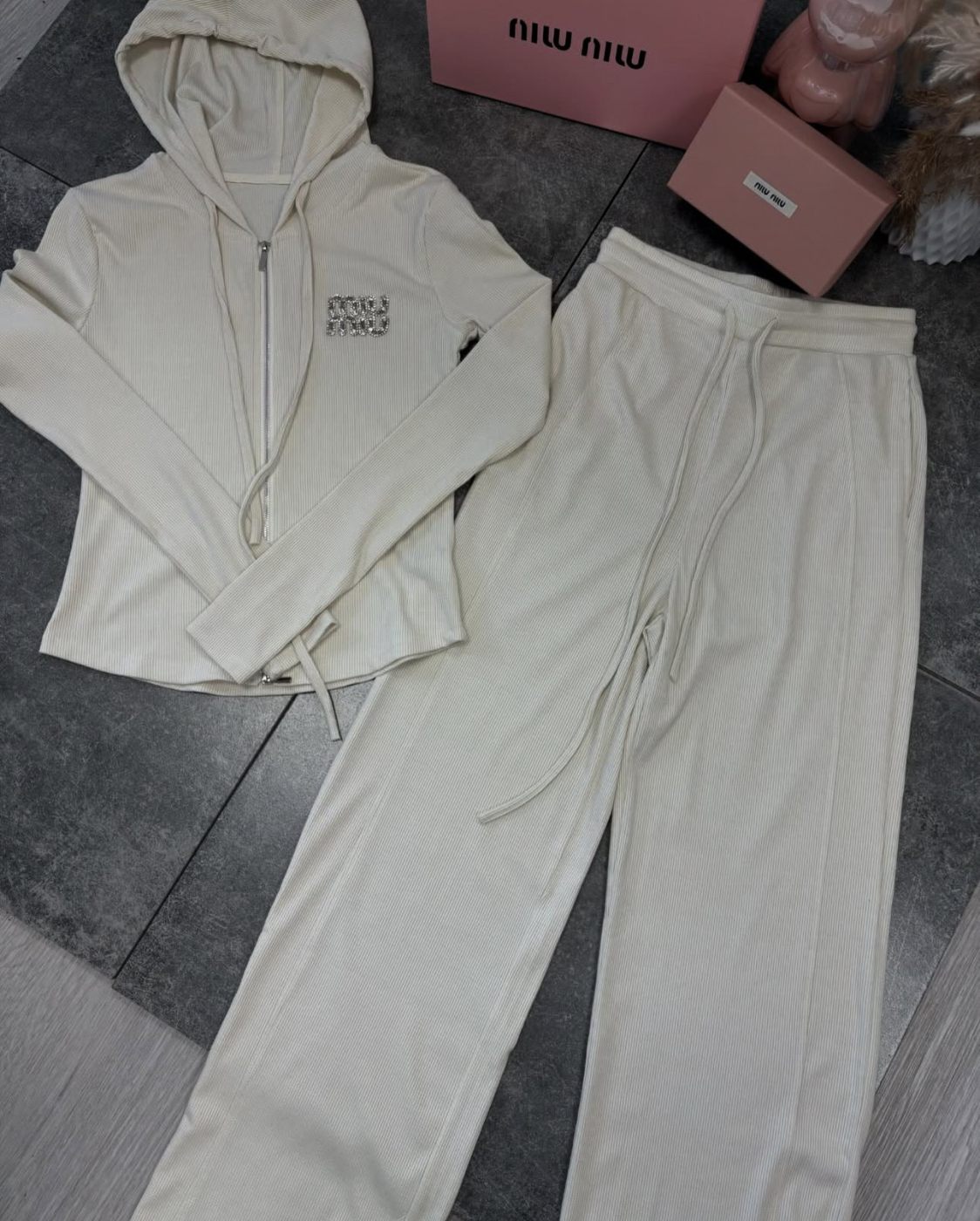 MIU EMBELLISHED SET