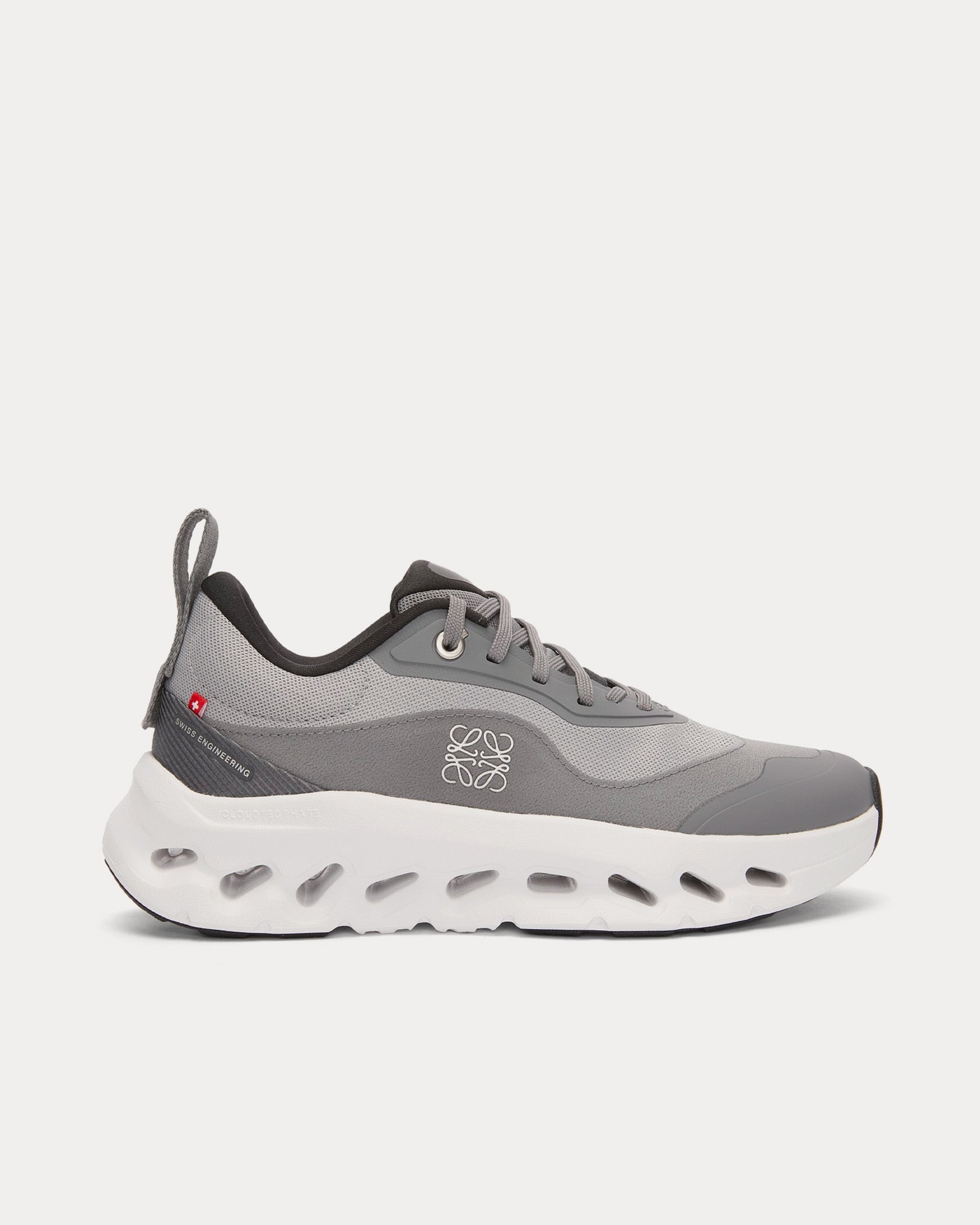 Cloud On x Loewe Gris