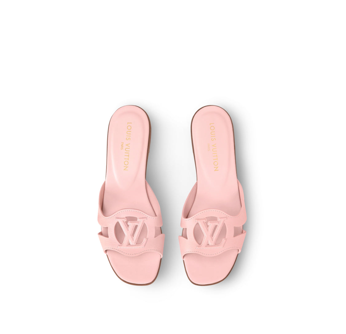 Claquettes et mules : comment le confort est devenu chic