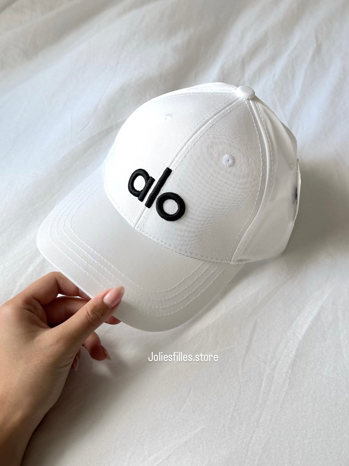CASQUETTE BLANCHE NOIRE*