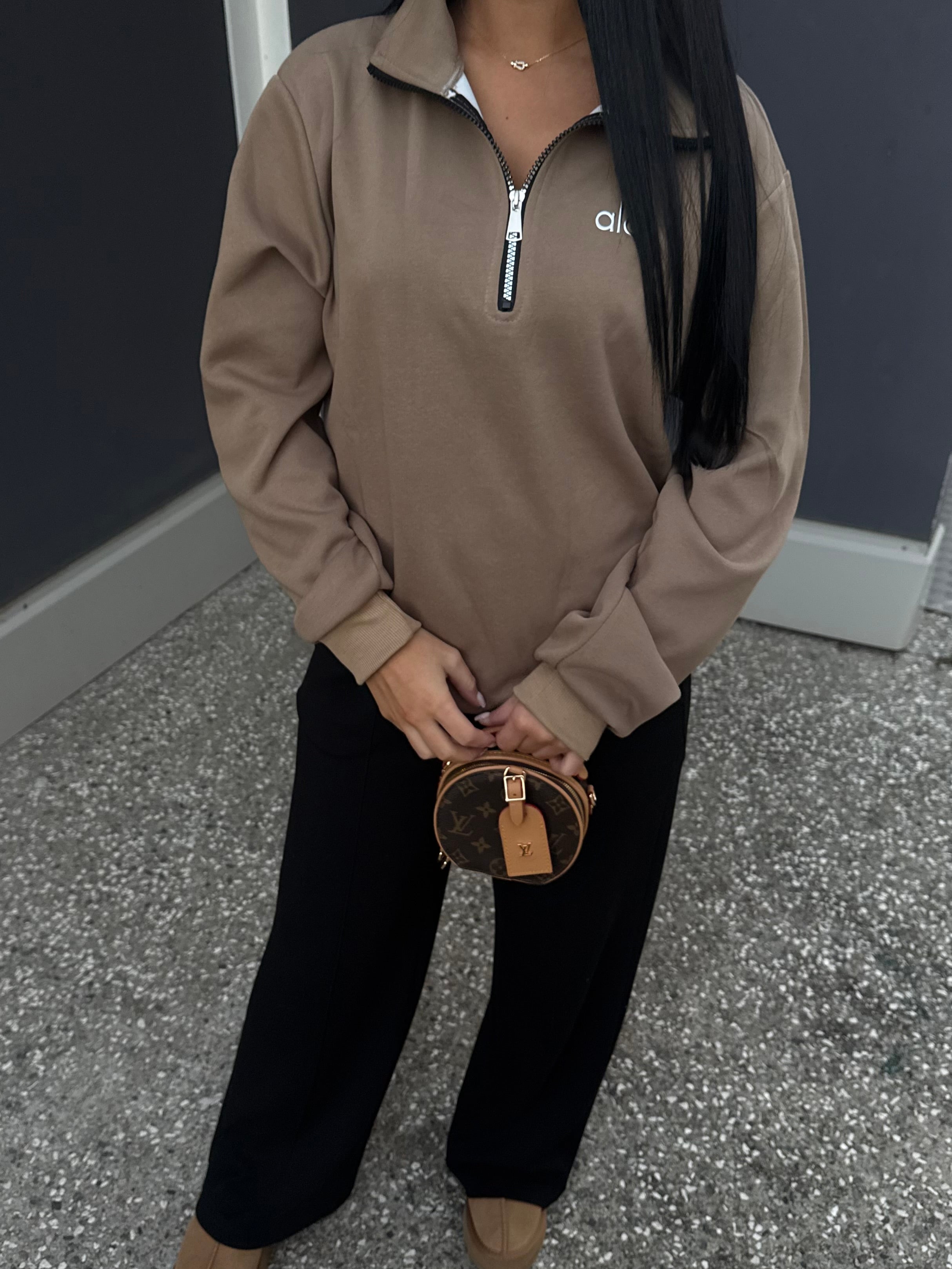PULL ZIPPÉ MARRON