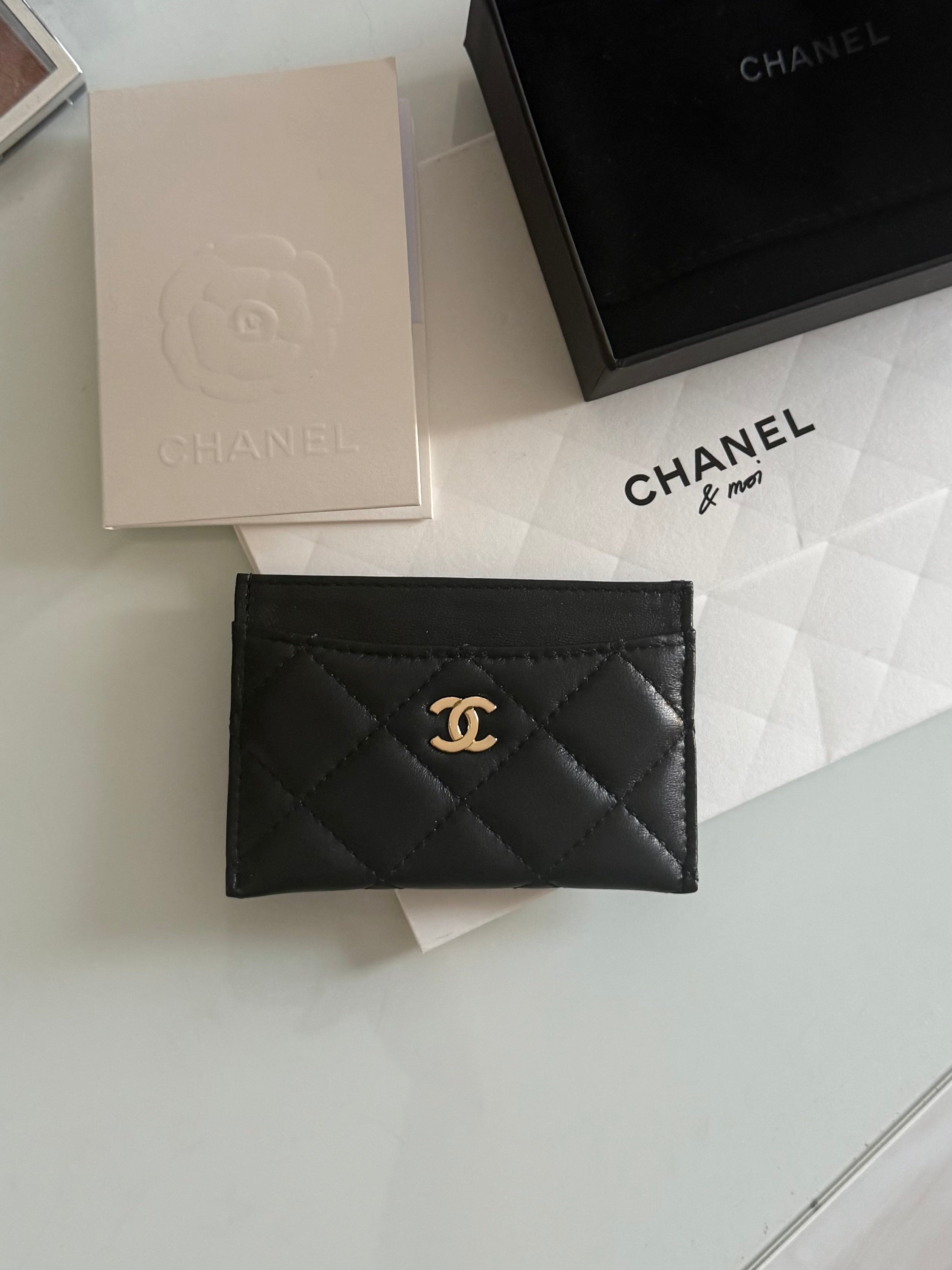 PORTE-CARTES NOIR ET DORÉ