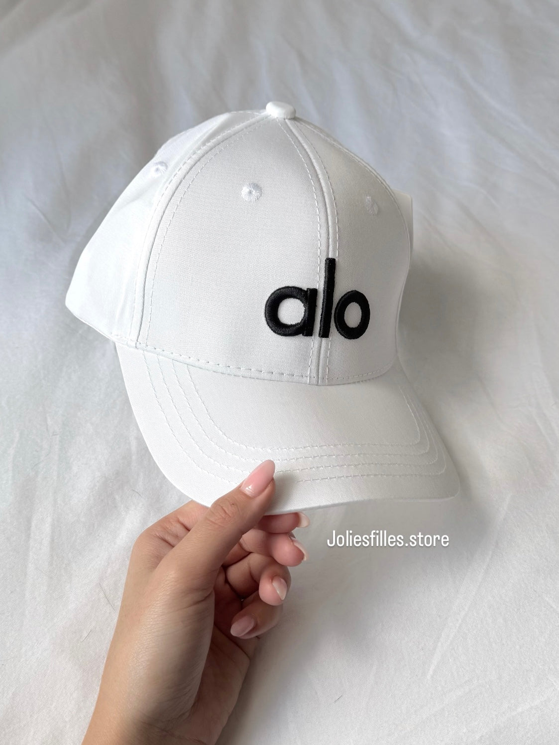 CASQUETTE BLANCHE NOIRE*