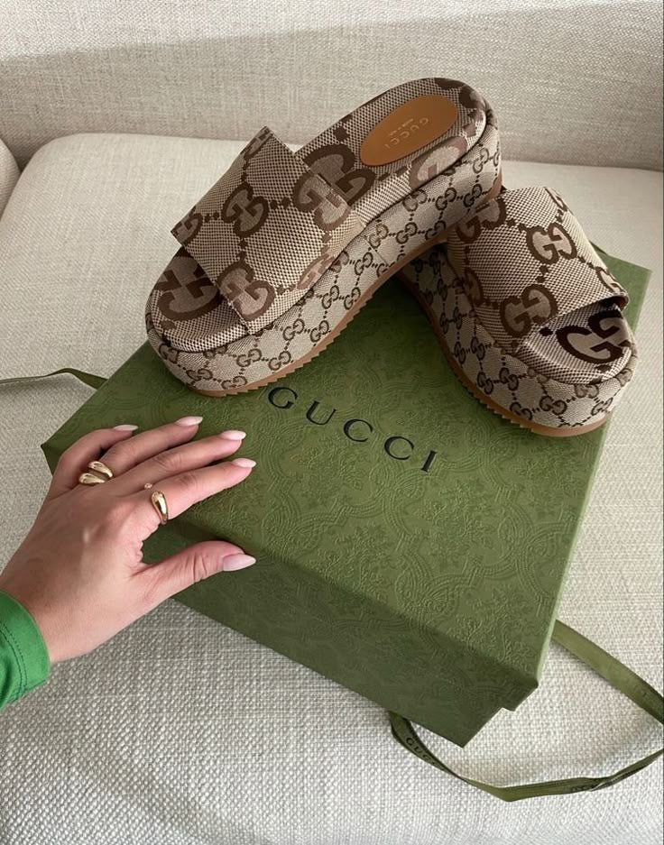 GG SANDALS